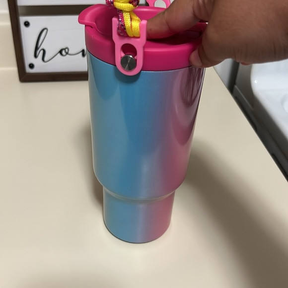 Rainbow MEOKY Water Bottle - Picture 5 of 5